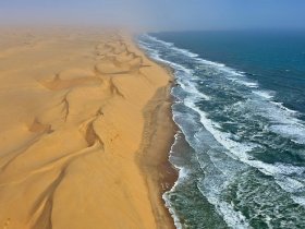 纳米比亚，沙漠和海洋接壤
