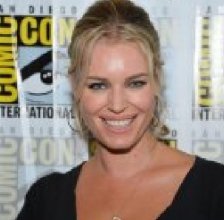 ÷Rebecca Romijn