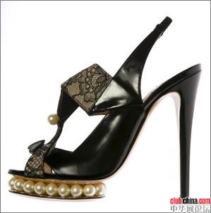 ����ʮ�����ܻ�ӭ�ĸ߸�Ь����(ͼ)