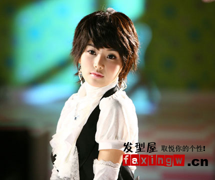 09�����е�Ůʿ�̷�����ͼƬ