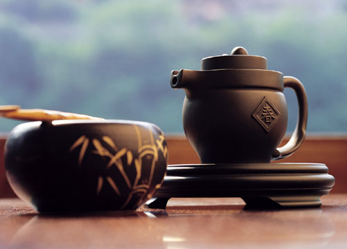 ���������Ϻ��Ĳ�ݴ��������з�չ������������·�ġ����ִ������㶫·�ġ��ɷ�󡱡�����·�ġ������󡱡��Ž�·�ġ�����󡱡��Ͼ�·�ϵġ����𴺡�������������¥���ȡ�
����20���ͳ����Ϻ��Ĳ������ŷ�޺��ձ���ѬȾ�����ֲ�������԰¶����ҷ׷�����Ѹ����ȫ���Ĵ��г��в������ݼ��أ��������(1919��)�Ϻ�������160�Ҳ�ݡ�
�����Ϻ��ǽ�����ݵľۼ��أ��Ϻ���ϲ��������ݡ����Ϻ��ˡ�����ݡ��������������е����󣬶��ҵõ������ϵ�Ѭ�ա������ϳ�����20����50�����ǰ��160��Ҳ�ݣ����Ϻ���ݵķ���ء��Ϻ������Ҫ��Ϊ�ϻ���ʽ��ݡ��鳡ʽ��ݡ��г�ʽ��ݡ������Բ�ݡ�