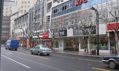 �Ĵ���·������ƽ����ҵ������Ʒ����Ʒ�ַḻ����������������һֱ���Ϻ���ͨ���յ����