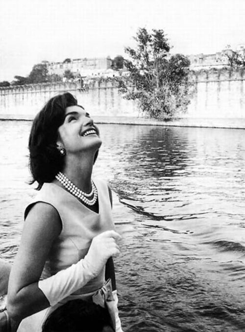 “第一夫人”腕表 ——6个最大牌女人和一款腕表的极致传奇