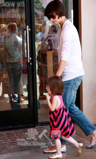 𡤿³˹(Suri Cruise) 