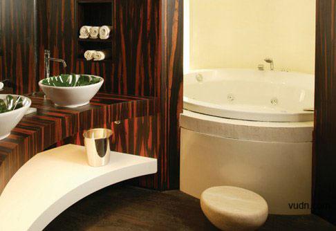 ������ɫ�Ƶ�