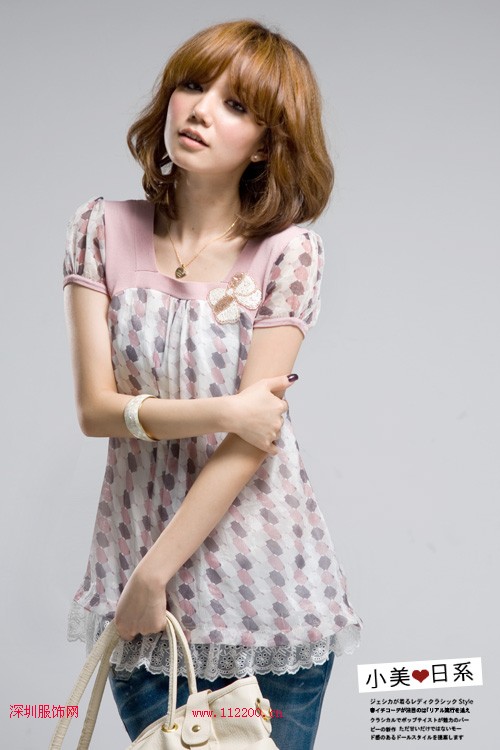 ʱ��Ů����װ����Բ����ƽ�3����Ԫ�ش�����