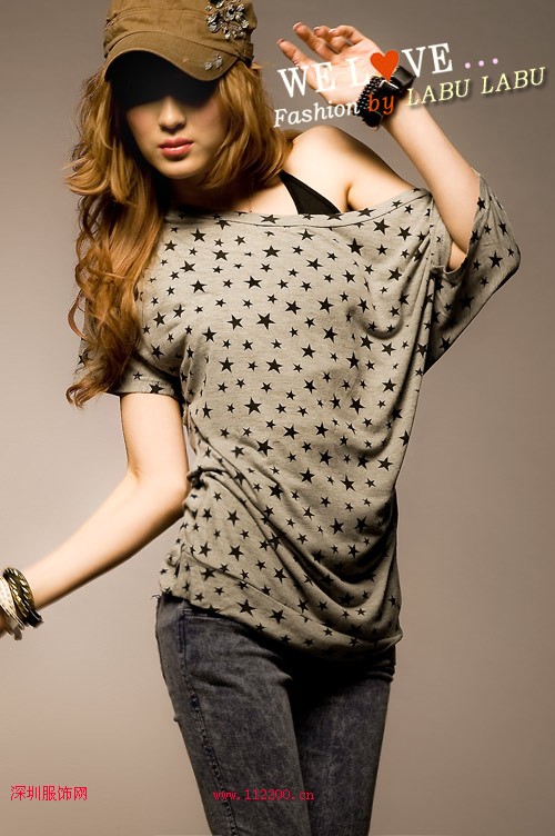 ʱ��Ů����װ����Բ����ƽ�3����Ԫ�ش�����