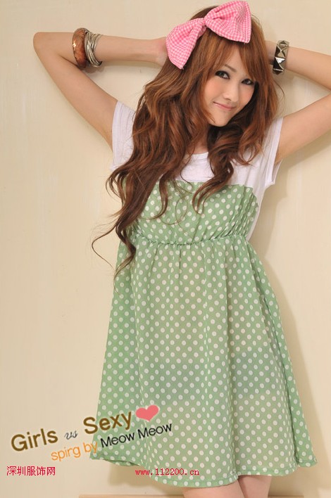 ʱ��Ů����װ����Բ����ƽ�3����Ԫ�ش�����