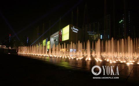 �������ݳ޵Ĺ��ﳡ�����а�(ͼ)