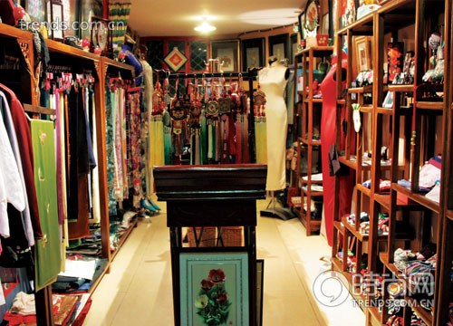  �ϱ���������ɫ���Ƽ� 