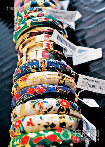  �ϱ���������ɫ���Ƽ� 