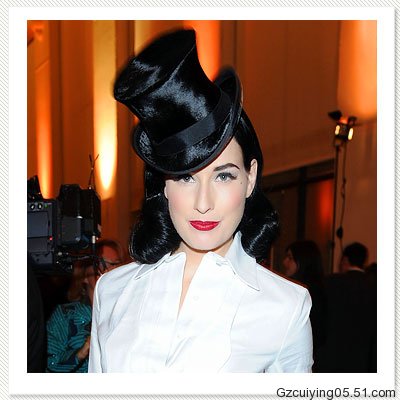 10大最震撼的明星配饰 10大最震撼的明星配饰