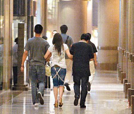 伊能静左右逢源