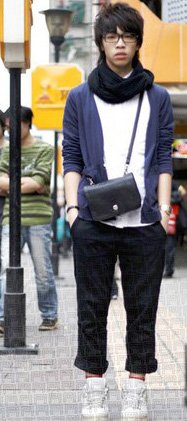 20款开襟毛衣 <wbr>应对三地温差 灰蓝色开衫调节黑白呼应