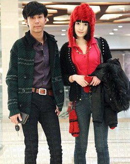 20款开襟毛衣 <wbr>应对三地温差 红红火火 抢眼搭配