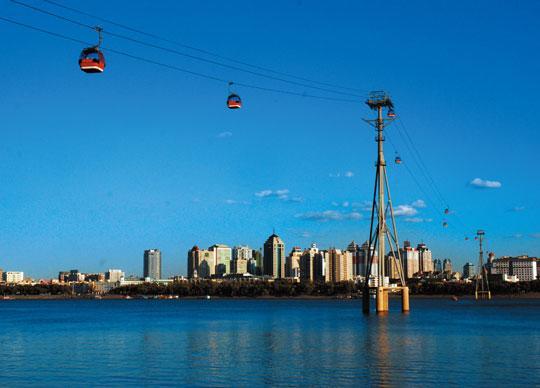 ���˴ӱ����ϴ��У��οͻ���ѡ����������³��������ɻ���׳����ɫ��