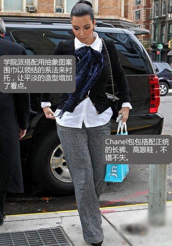 女星围巾街拍 图案款最受宠