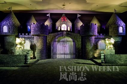 Hello Kitty�ĺ�ɫ�Ǳ�