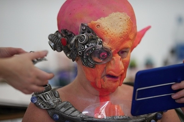 Ʒ