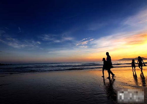 夕阳下的天涯海角