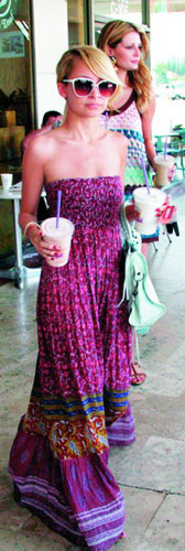 拖地长裙只适合个子高挑、身材好的MM穿着