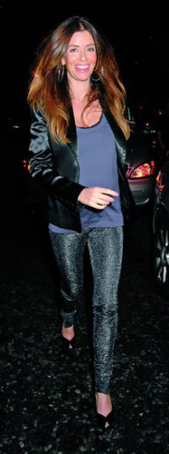 颜色配搭也缺乏层次与对比