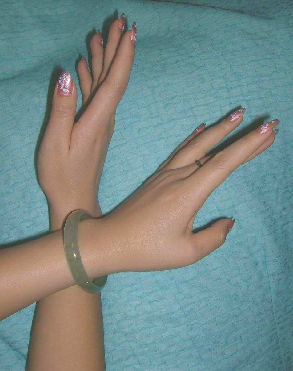 Ʒ.