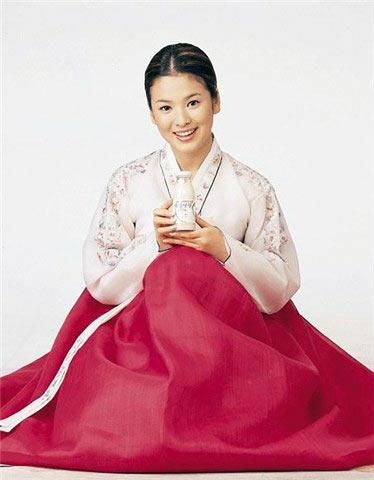 中韩明星旗袍PK韩服