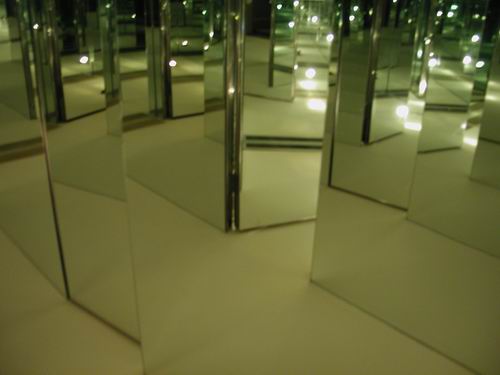 �����Ϻ��Ƽ��������֮�������˼䣨�����Ө�ߣ�